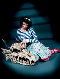 Design Toscano Dragon Skull Rental Halloween Props