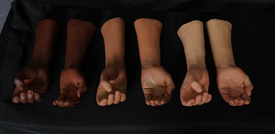 Dapper Cadaver Workshop Dura Ron Hold Hands 6 Dapper Cadaver Workshop Dura Ron Hold Hands