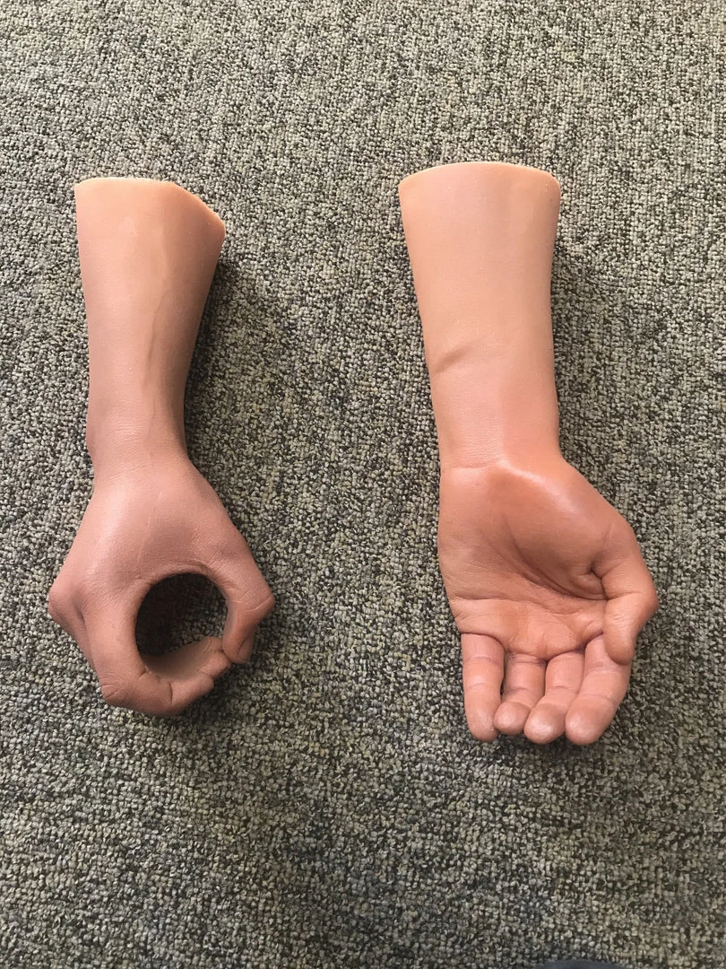 Dapper Cadaver Workshop Dura Ron Hold Hands 1 Dapper Cadaver Workshop Dura Ron Hold Hands