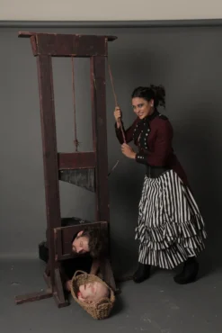 Unique 8 Ft Tall Guillotine Rental Halloween Props